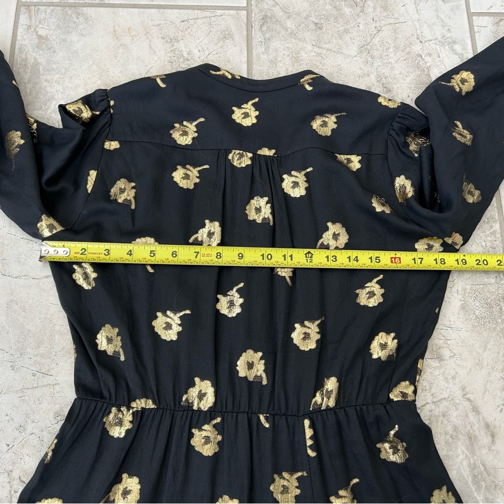 Warm NY Ladyland Maxi Dress
Black Metallic Gold
Long Sleeve
Size 1 Small
$575 - Picture 13 of 13
